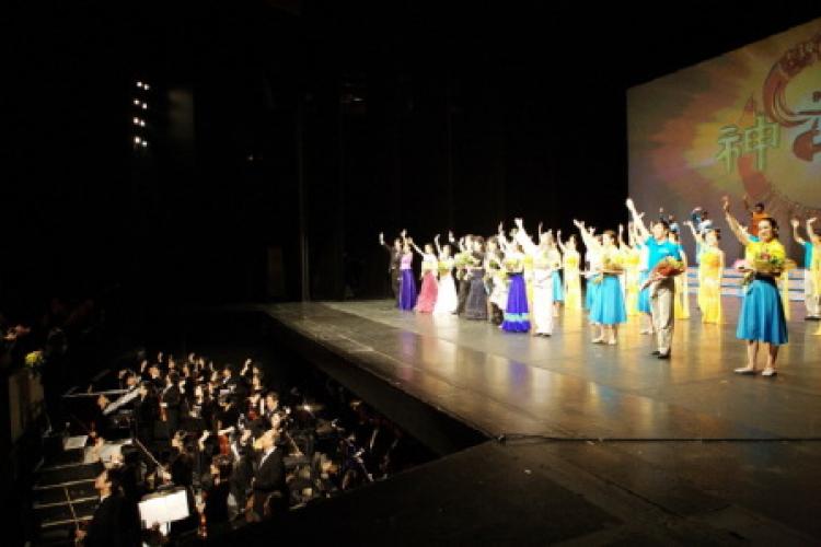 Curtain Call in Montreal's Place des Arts theatre. (The Epoch Times)