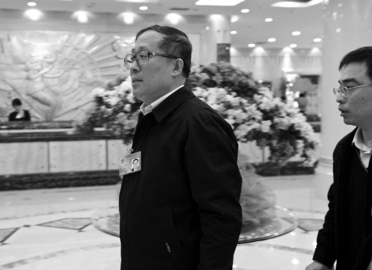 Hubei governor Li Hongzhong (left) (The Epoch Times)