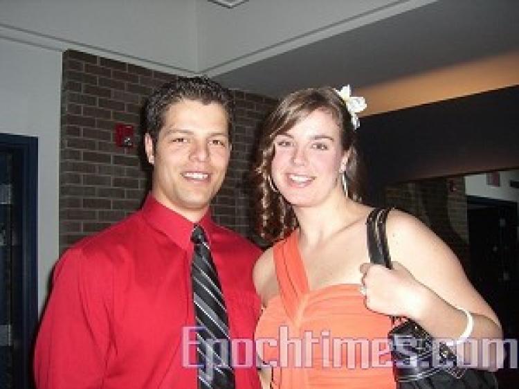 Chris Matravolgyi and his wife Kristen Matravolgyi. (Li Mei/The Epoch Times)