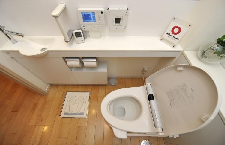  Japanese toilets have long and famously dominated the world of bathroom hygiene with their array of functions, from posterior shower jets to perfume bursts and noise-masking audio effects for the easily-embarrassed. (Kazuhiro Nogi/AFP/Getty Images)