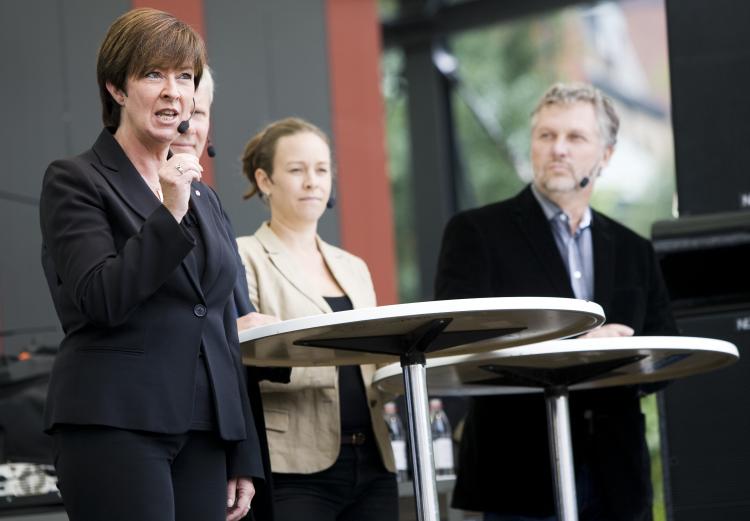 WAR OF WORDS: Speaking at a Stockholm rally on Sept. 12, the leaders of the the Social Democrats led by Mona Sahlin (L), the Left Party led by Lars Ohly (2nd L, behind Sahlin) and the Green Party represented by Maria Wetterstrand (2nd R) and Peter Eriksson (R), try to win undecided voters for their coalition in Sweden's Sept. 19 elections. (Jonathan Nackstrand/Getty Images)