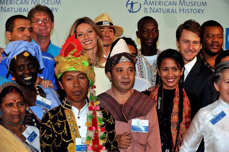 (L-R) UN environmental Ambassador Gisele Bundchen, actor and Goodwill Amassador Ed Norton and 2010 UN Equator prize winners attend the United Nations MDG Summit kick off at American Museum of Natural History on Sept. 20 in New York City.  (Joe Corrigan/Getty Images)
