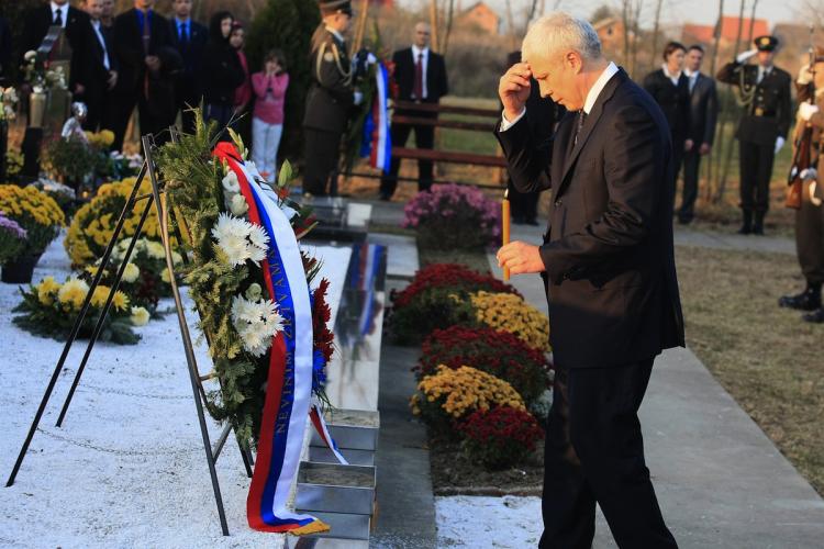 Serbian President Boris Tadic pays tribute to some 18 Serb civilians killed by Croatian soldiers in 1991, on November 4, at Paulin dvor memorial site in Osijek. Tadic apologised for the abuses committed in the Croatian town of Vukovar by Belgrade-controlled Yugoslav forces. (Stringer/Getty Images) Serbian President Boris Tadic pays tribute to some 18 Serb civilians killed by Croatian soldiers in 1991, on November 4, at Paulin dvor memorial site in Osijek. Tadic apologised for the abuses committed in the Croatian town of Vukovar by Belgrade-controlled Yugoslav forces. (Stringer/Getty Images)