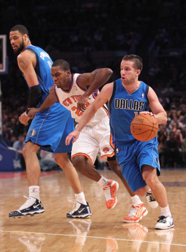 BENCH EFFORT: Guards Jose Barea (R) and Toney Douglas both put up impressive numbers from the bench for the Dallas Mavericks and New York Knicks on Wednesday night.