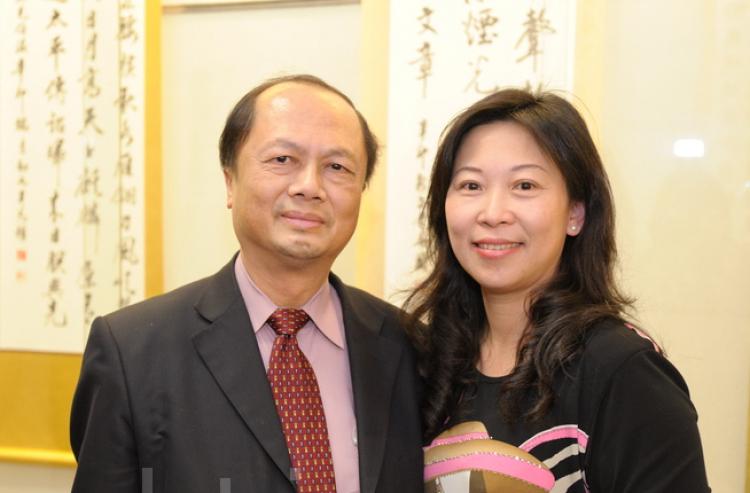 Dr. Lin Yuh-Feng, Deputy Superintendent of Taipei Medical University-Shuang Ho Hospital, and his wife. (Sun Xiangyi/The Epoch Times)