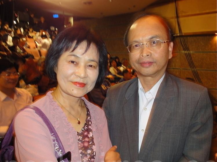 Mr. Hu Liren, Chairman of GAINS Investment Corporation, and his wife at Shen Yun Performing Arts in Kaohsiung. (Huang Li-e/The Epoch Times)