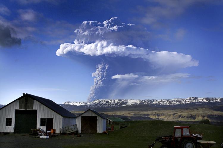 A cloud of smoke and ash is seen over the Grimsvoetn volcano on Iceland on May 21. (STR/AFP/Getty Images)