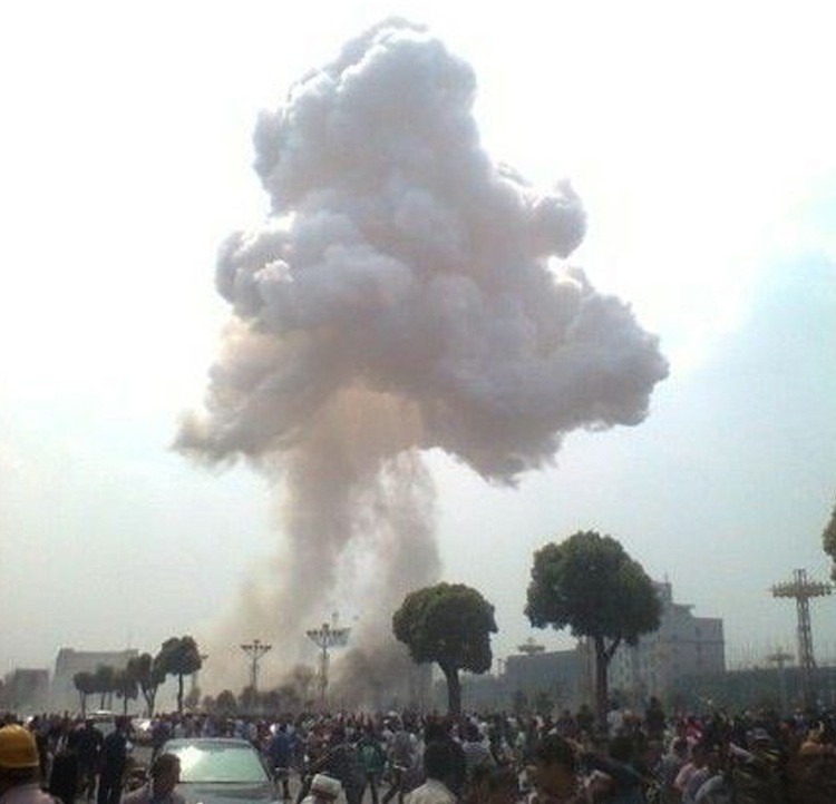 A mushroom cloud is seen after a coordinated explosion occurred at the Linjiang district government office in Fuzhou city, east China's Jiangxi province, on May 26.  (STR/AFP/Getty Images)