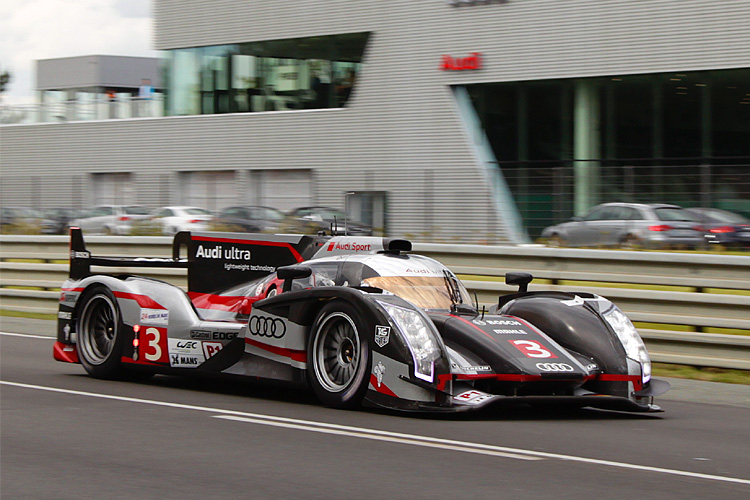 Marc Gené in the #3 Audi R18 Ultra set the fastest time in Le Mans 24 qualifying at  3:24. (Audi Motorsport)078