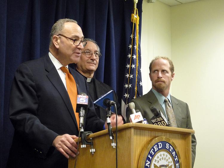 BEWARE: New York Senator Charles Schumer advises homeowners to look out for refinancing scams that target the wave of homeowners who want to lower their monthly mortgage payments.   (The Epoch Times)