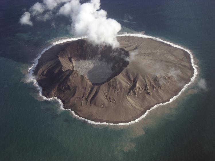 Kasatochi volcano, Alaska, after its eruption on Aug. 7, 2008. Picture taken at 17,000 feet above sea level. (Courtesy of Jerry Morris)