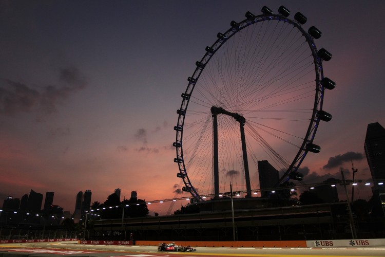 The Singapore Flyer is currently the largest Ferris wheel in the world at 541 ft in Singapore on Sept. 2011. New York City is planning on building a record breaking 600 feet high Ferris wheel on Staten Island, according to reports. (Chris McGrath/Getty Images for SSC)