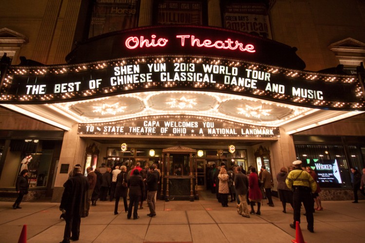 1302111617092158 People line up outside the Ohio Theater in Columbus, Ohio to see the performance of Shen Yun Preforming Arts on Feb. 9, 2012. (The Epoch Times)