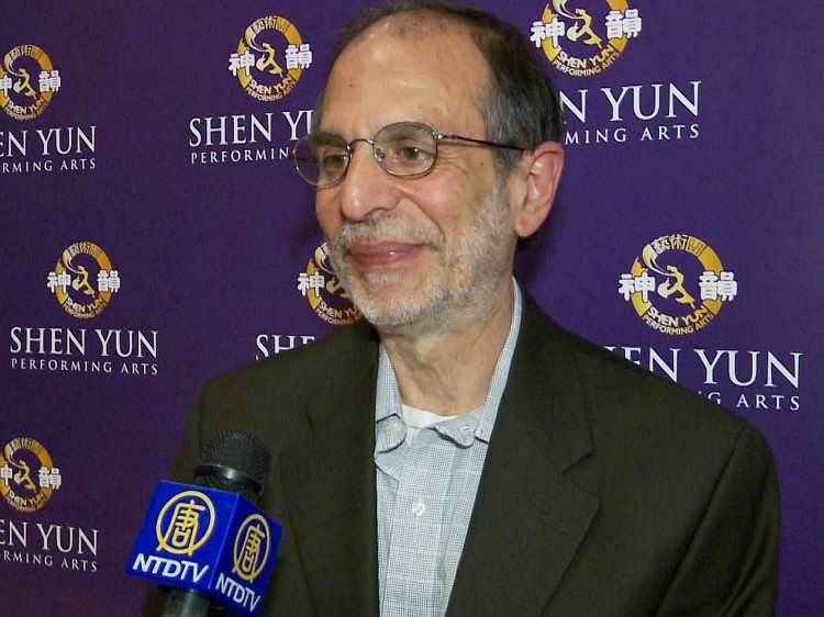 Robert J. Cava sharing his Shen Yun Performing Arts experience