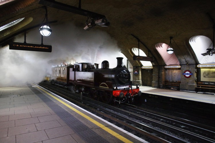 Met Locomotive No. 1 travels through Baker Street Underground 