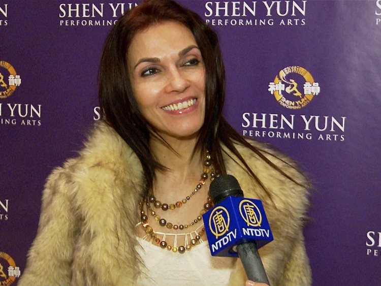 Yamira Santieli  at Shen Yun
