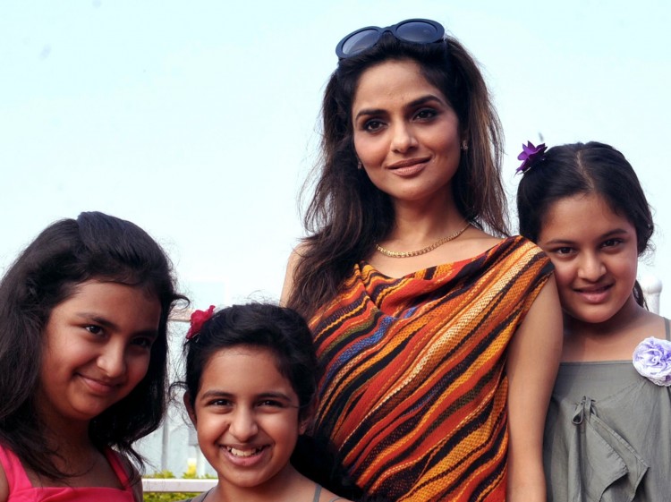 India Actress and Daughters