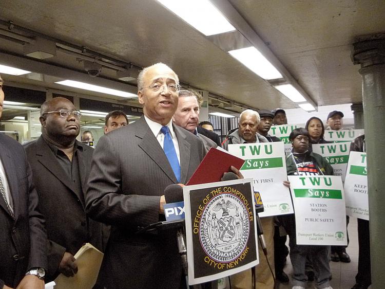 STATION AGENTS: City comptroller Bill Thompson and the Transit Workers Union protest the MTA's plan to phase out service agents. They say that it would significantly compromise safety in the subway. (Christine Lin/The Epoch Times)