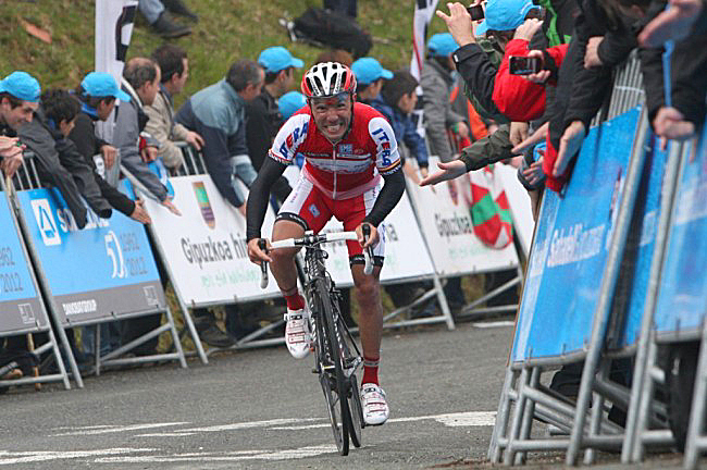 Joaquin Rodriguez of Katusha grimaces as he sprints to the finish in Stage Four of the Vuelta al País Vasco, April 5. The Katusha rider won Stage Five on April 6. (Katushateam.com)