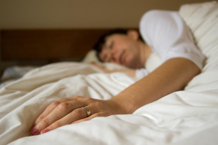 Take charge of getting good quality sleep by incorporating good nutrition and a healthy environment for sleep.  (The Epoch Times)