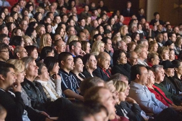 Audience enjoying Shen Yun Performing Arts at the Dorothy Chandler Pavilion, The Music Center on Saturday evening, Feb. 13. (Alex Li/The Epoch Times)