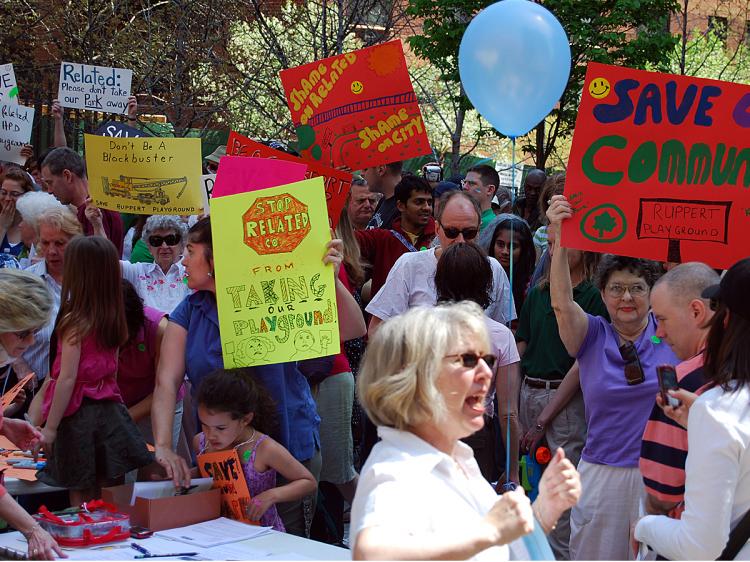 OPEN SPACE: Upper East Side residents protested on Sunday for the city to retain a lot on East 92nd St. as a city park and halt the construction of a high-rise tower on the property.  (Catherine Yang/The Epoch Times)