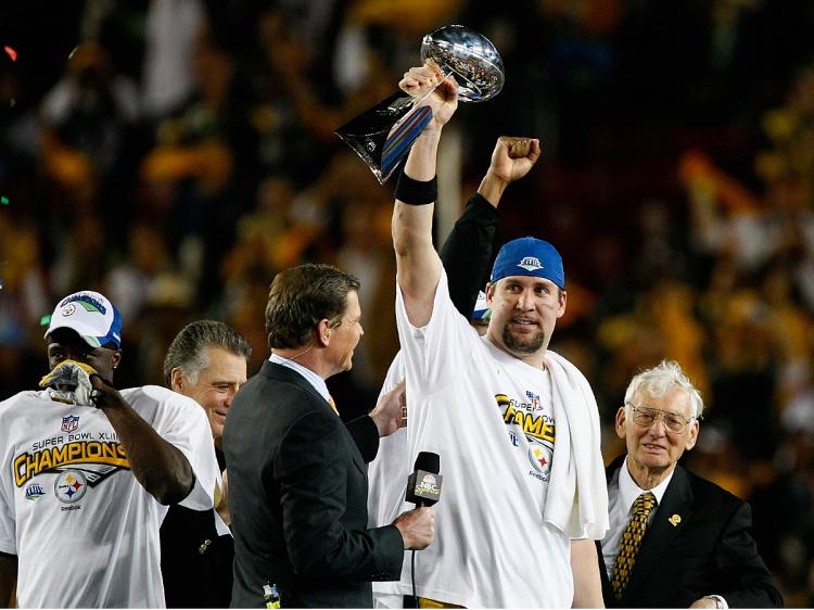 Quarterback Ben Roethlisberger of the Pittsburgh Steelers celebrates with the Vince Lombardi Trophy after the Steelers won 27-23 against the Arizona Cardinals during Super Bowl XLIII.  (Win McNamee/Getty Images)