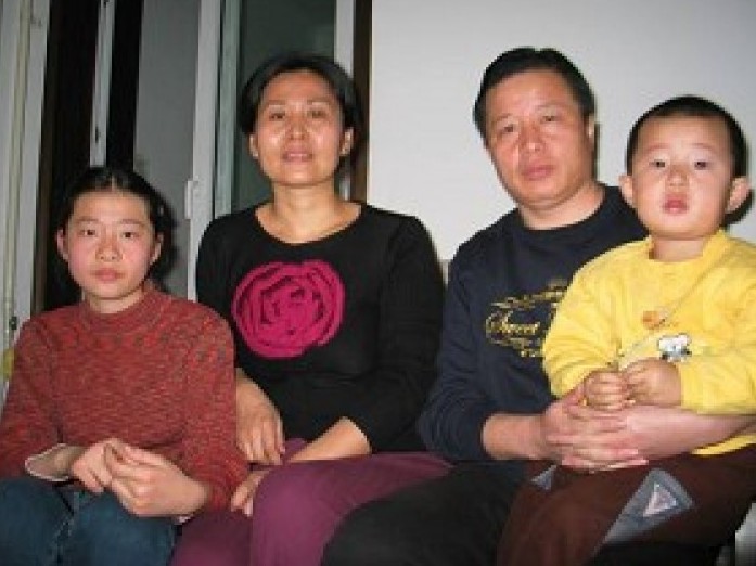 Attorney Gao Zhisheng with his family, prior to his arrest in 2006. (The Epoch Times)