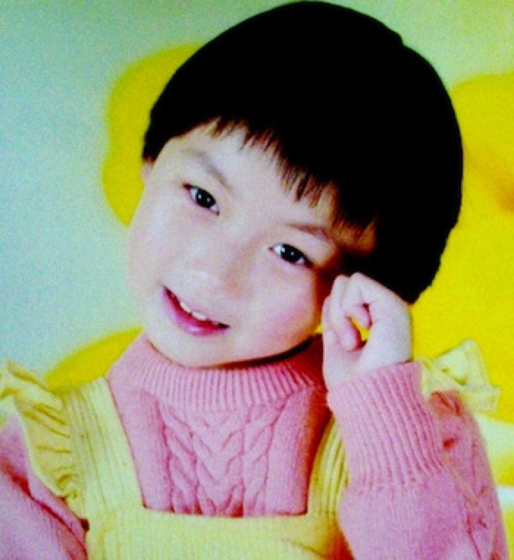 11 year-old Qingqing, had a traumatic experience in 2008 when her mother disappeared. she has not seen or heard from her since.  (Courtesy of Minghui.net)