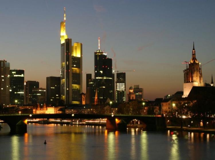 Frankfurt am Main skyline. (Lars Berdel/www.pixelio.de)