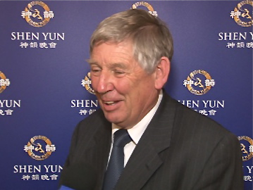 Mayor Garry Daniell attended Shen Yun