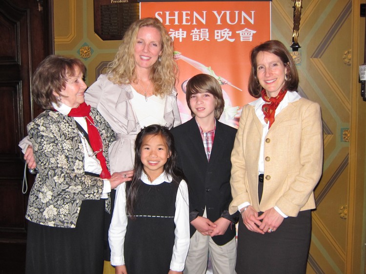 Regina Shillinglaw; son,Jackson; daughter Mei Mei; sister,Leslie Dillingham; and mother, Ruth Palmer attend Shen Yun