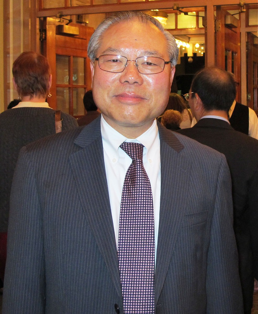 Psychiatrist and UCLA Professor Dr. Tai Yoo attends Shen Yun