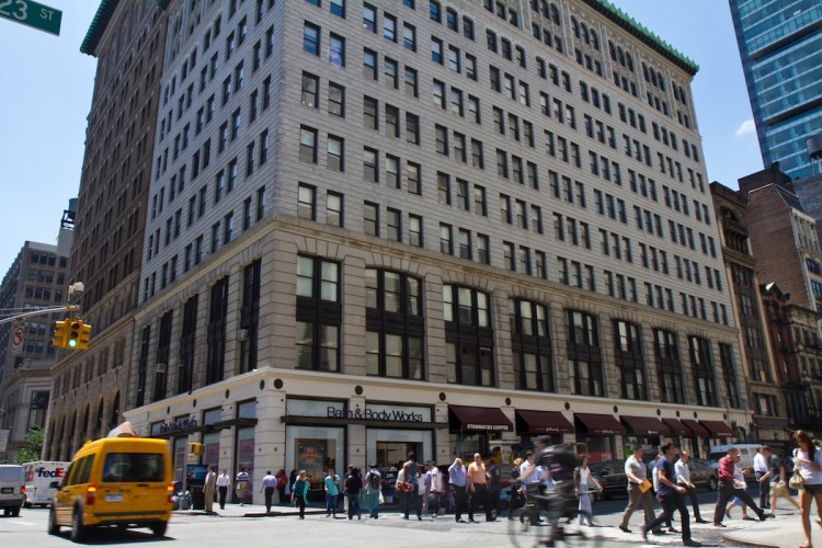 The building at 304 Park Avenue on the corner of 23rd Street in the Flatiron District of Manhattan on May 31, 2012. (Benjamin Chasteen/The Epoch Times) 