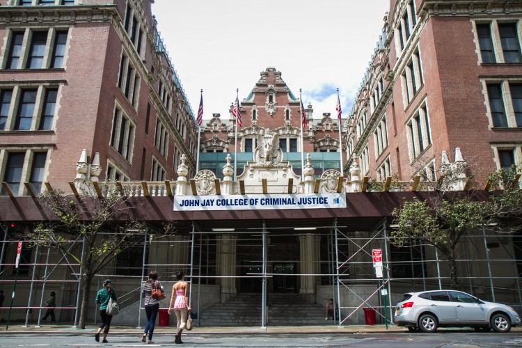 DeWitt High School was the largest high school in the nation when it was built in 1906