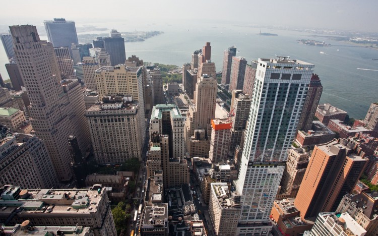  A view of lower Manhattan from World Trade Center 4. Young and educated persons are increasingly moving into areas within a 30 minute commute of lower Manhattan. (Amal Chen/The Epoch Times) 