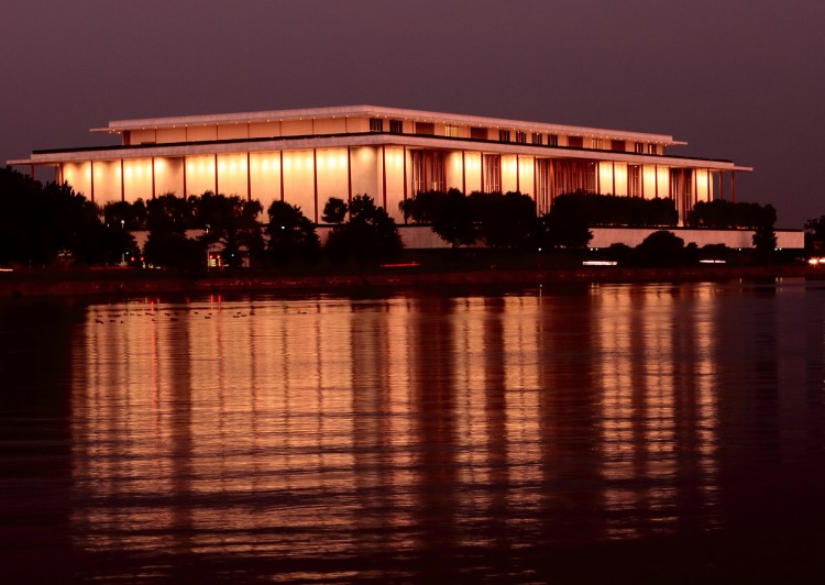 The Kennedy Center at night. (Lisa Fan/Epoch Times)