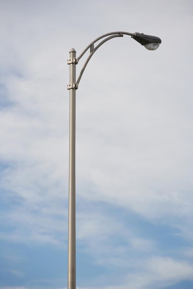 Why can certain individuals cause street lights to switch off just passing near them? (Photos.com)