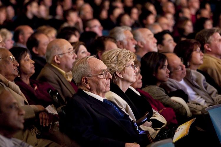 Both Westerners and Chinese are fascinated by the legends of Divine Performing Arts. (The Epoch Times)