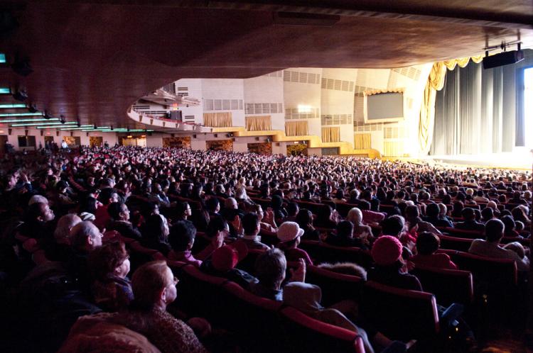 The audience at the Shen Yun Performing Arts show at Radio City Music Hall on Feb. 13. (Dai Bing/The Epoch Times)