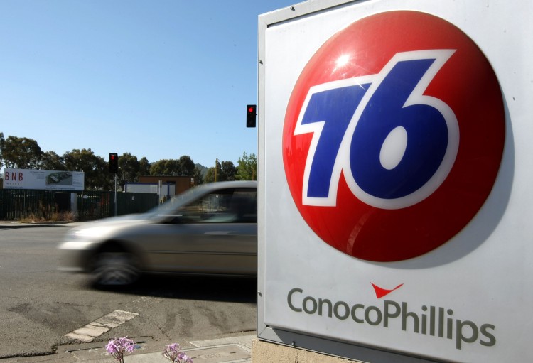 A ConocoPhillips Union 76 gasoline station in San Rafael, California. A Chinese state-owned oil company and its U.S. partner, ConocoPhillips China, are being sued over oil spill damage in China's northeastern Bohai Bay.  (Justin Sullivan/Getty Images)