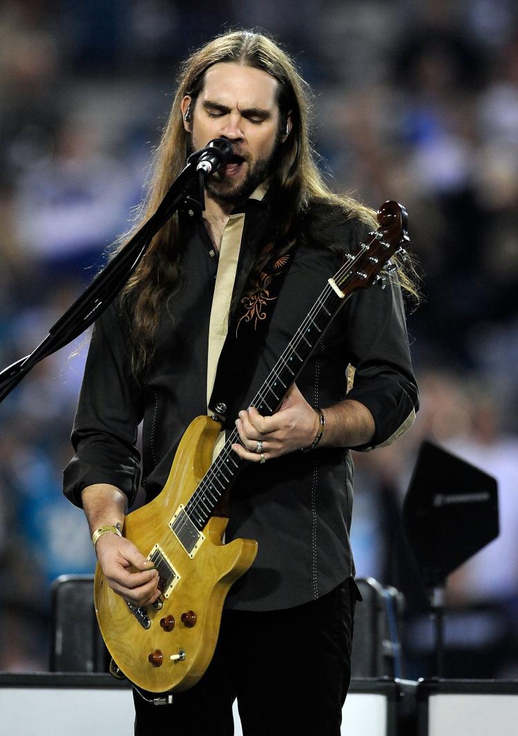 Bo Bice former star of 'American Idol' performing in December 18, 2008 in Jacksonville, Florida. Bice recently announced that he will donate the proceeds of his new single 'Long Road Back' from his upcoming album '3,' to Tennessee flood victims.  (Sam Greenwood/Getty Images)