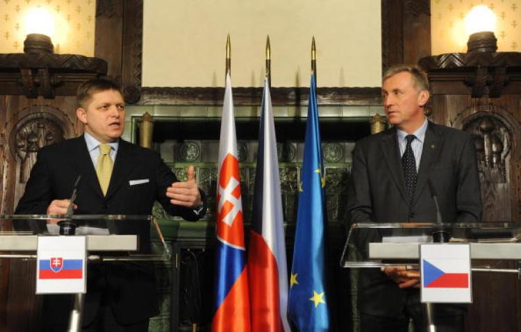 Czech Prime Minister Mirek Topolanek (L) and his Slovakian counterpart Robert Fico give a joint press conference at the Kramar Villa on 16 January 2008 in Prague. (Michal Cizek/AFP/Getty Images)