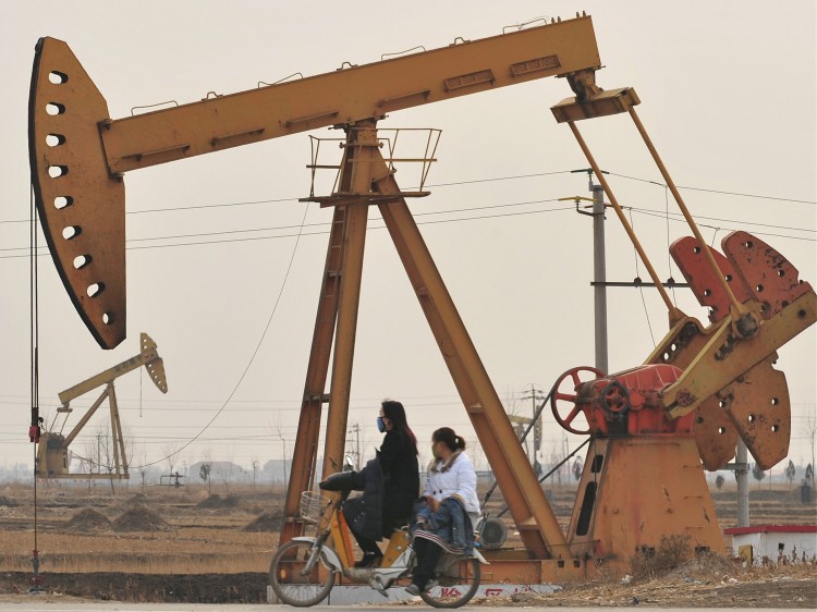 oil rigs in Cangzhou on Feb. 25, 2009