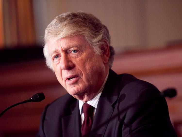 Journalist Ted Koppel speaking at a forum. Andrew Koppel, son of Ted Koppel, was found dead on Tuesday. (Brendan Hoffman/Getty Images)