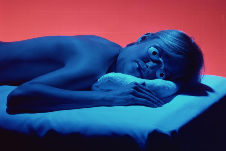 The Ontario Medical Association has called for restrictions on the use of artificial tanning equipment so that tanning beds cannot be used by those under 18 years of age. (Photos.com)