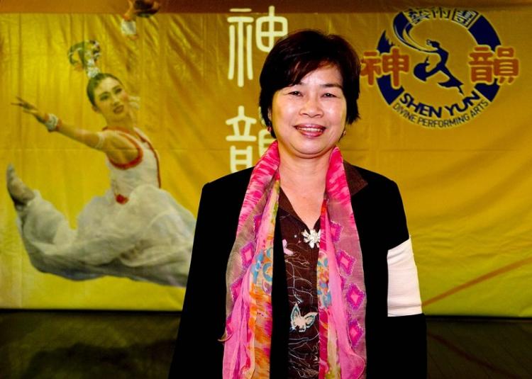 Legislator Weng was moved by seeing Shen Yun perform classical Chinese dance. (Tang Bing/The Epoch Times)