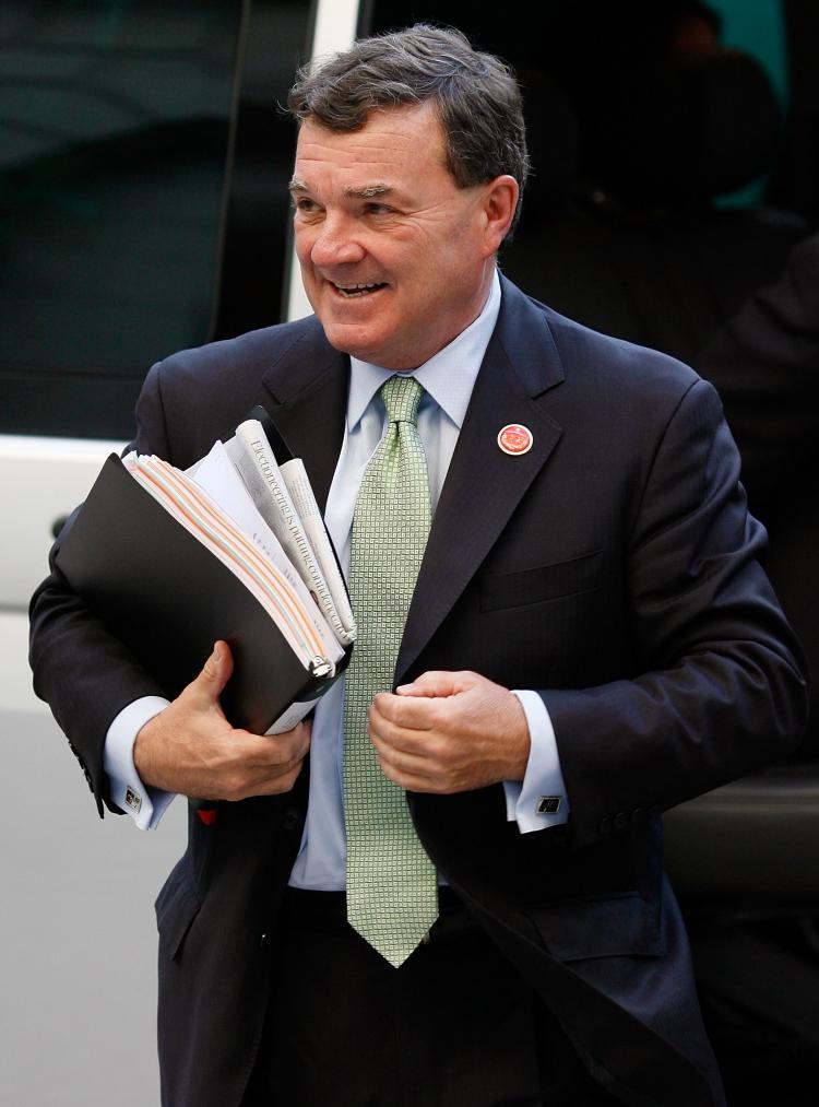 Finance Minister Jim Flaherty says Canada's proposal to prevent banks from going bust is a better alternative to a global bank tax. (Simon Dawson-Pool/Getty Images)