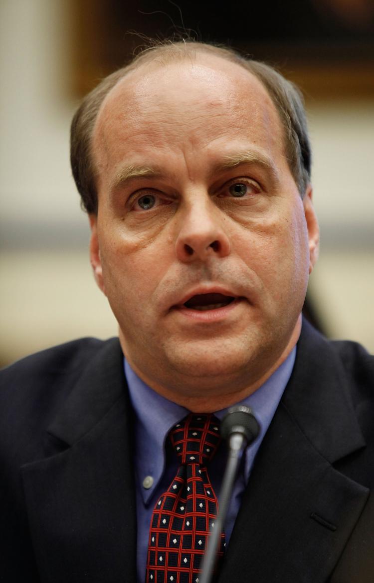 Hank Krakowski testifies before a hearing of the House Committee on Transportation and Infrastructure about the August 13 mid-air collision of a small plane and a tourist helicopter over the Hudson River Sept. 16, 2009 in Washington. (Chip Somodevilla/Getty Images)