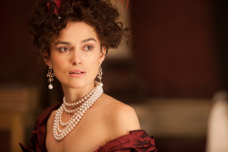 Keira Knightley stars as Anna in director Joe Wrightâs bold, theatrical new vision of the epic story of love, 